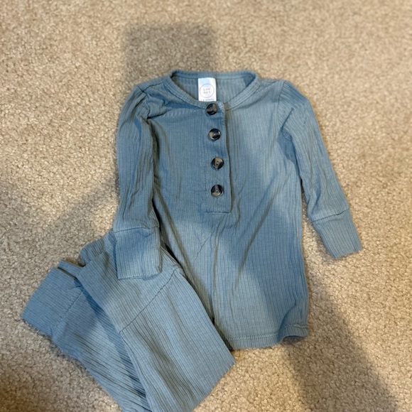 Lou Lou & Company top and bottom set - Picture 1 of 2